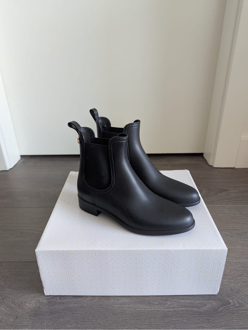 Women’s Black Chelsea Ankle Rain Booties